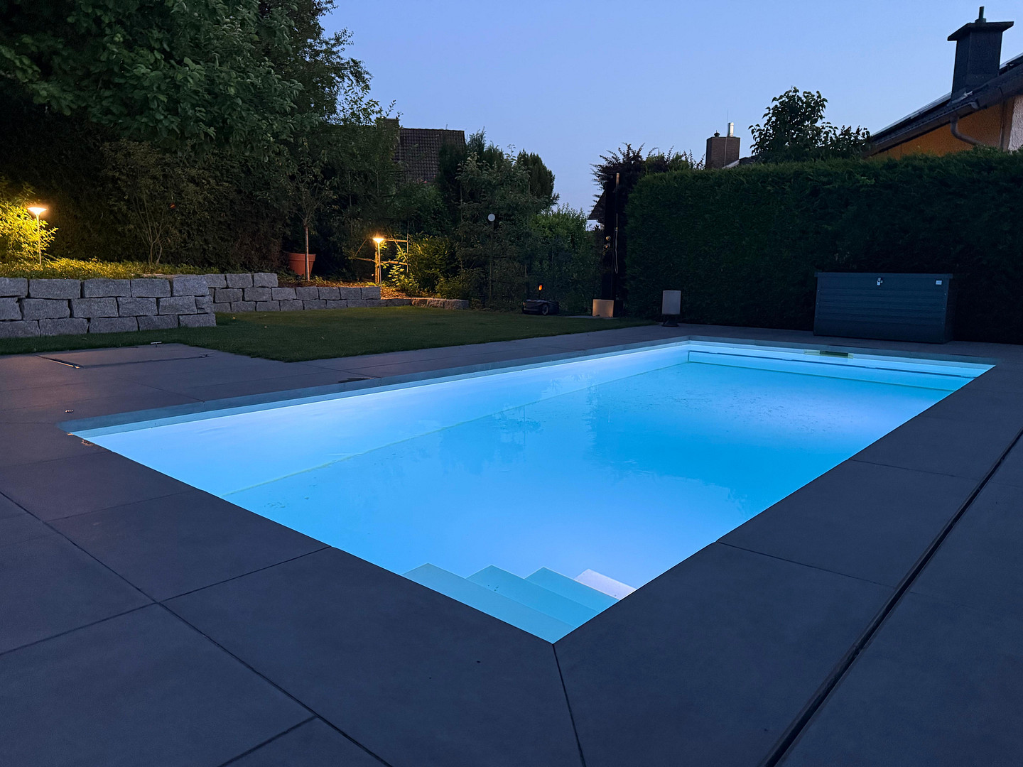 Neubau Designer Luxusvilla in Bad Vilbel · Pool · Heimkino · KNX-Smart Home · Kamin · Sauna – Bad Vilbel – Vorschaubild 15