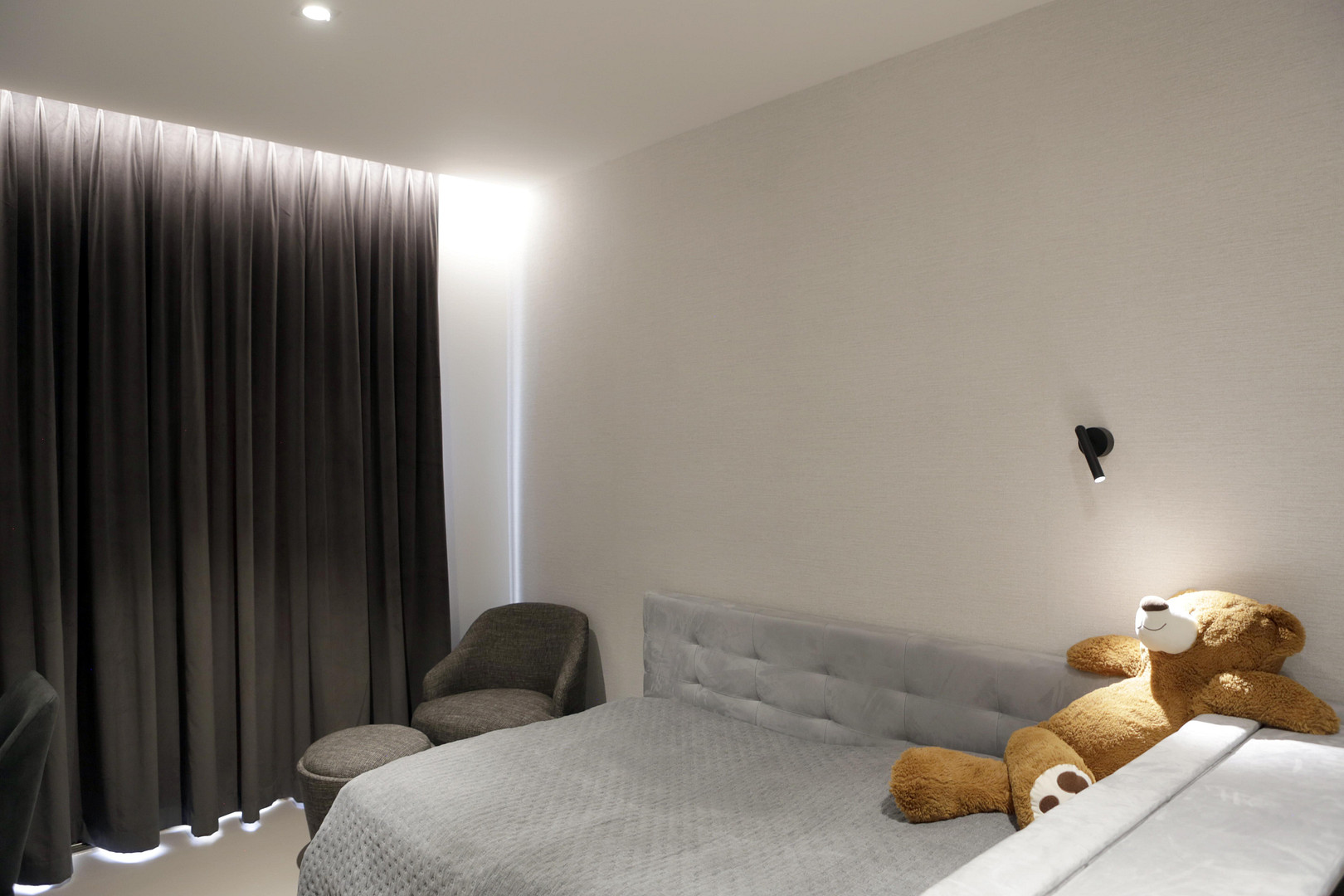 Neubau Designer Luxusvilla in Bad Vilbel · Pool · Heimkino · KNX-Smart Home · Kamin · Sauna – Bad Vilbel – Vorschaubild 19