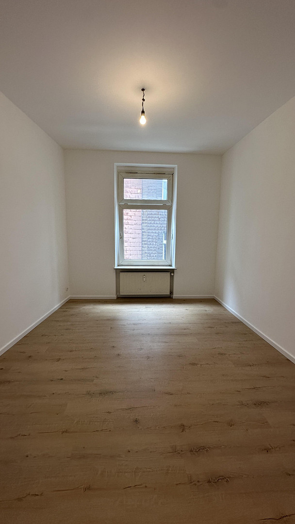 Frisch sanierte Eigentumswohnung mit Altbaucharme in ruhiger Gegend von Wuppertal – Wuppertal(Heckinghausen) – Vorschaubild 3