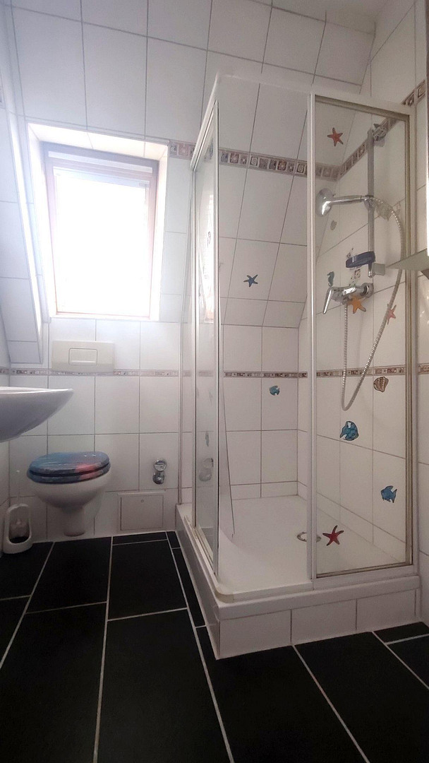 Außergewöhnliche Wohnung im Maisonette-Stil mit Kamin, 2 Bädern & 4 Zimmer Potential auf knapp 100qm – Manlichstr. 5, 86154 Augsburg(Innenstadt) – Vorschaubild 11