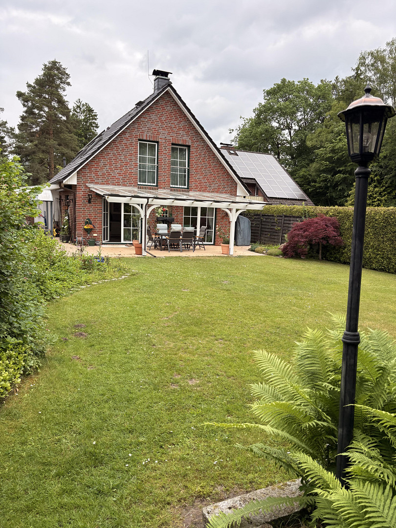 Modernes Einfamilienhaus auf 1.836 m² Naturgrundstück mit Waldanteil in Dassendorf