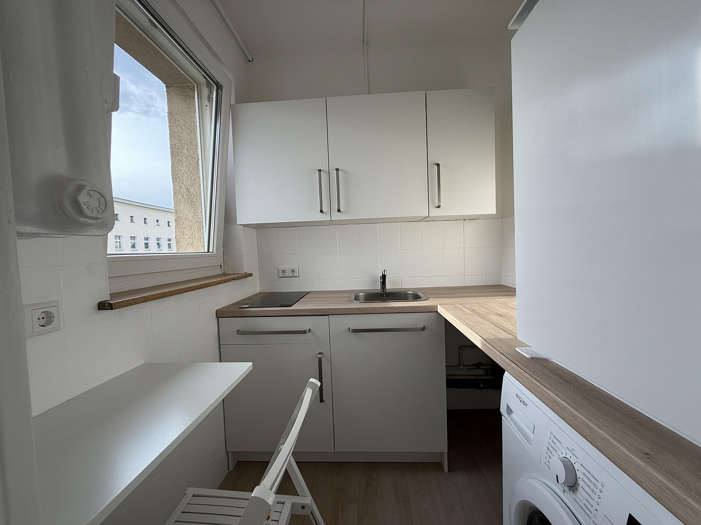 Stilvolle, möblierte 1-Zimmer-Wohnung mit Balkon & Fahrstuhl (Mietdauer max. 2 Jahre) – Beusselstr, 10553 Berlin(Moabit) – Vorschaubild 3