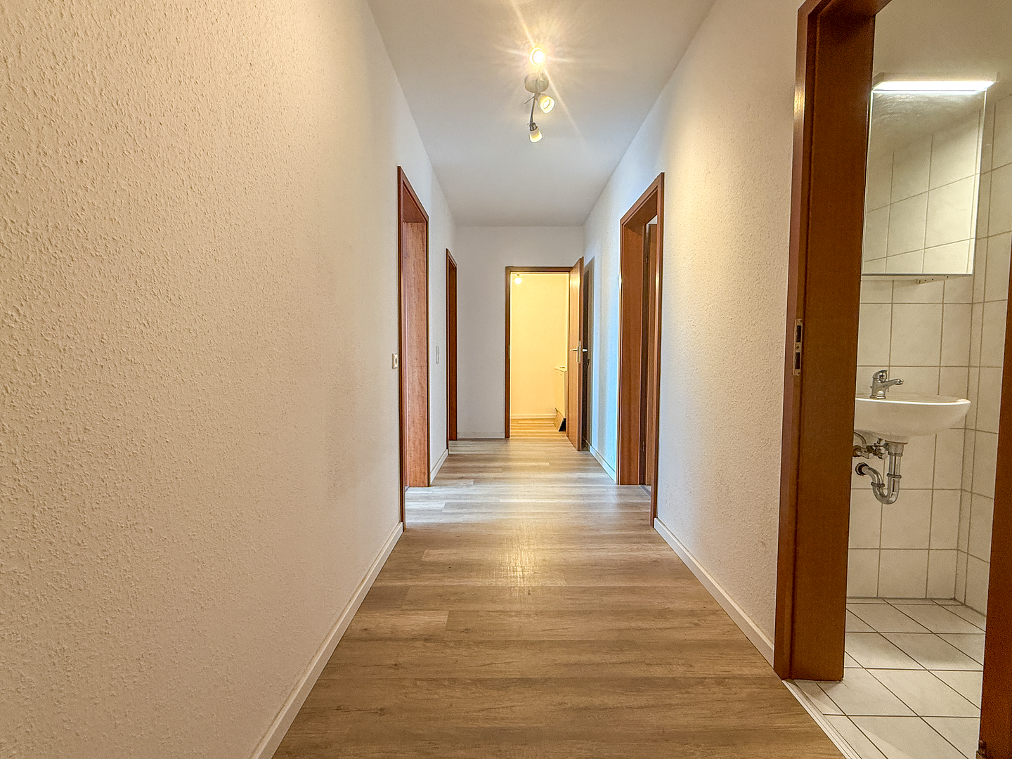 Zentrale 3-Zimmer-Wohnung mit Balkon – Düsseldorfer Str. 67, 51379 Leverkusen(Opladen) – Vorschaubild 2
