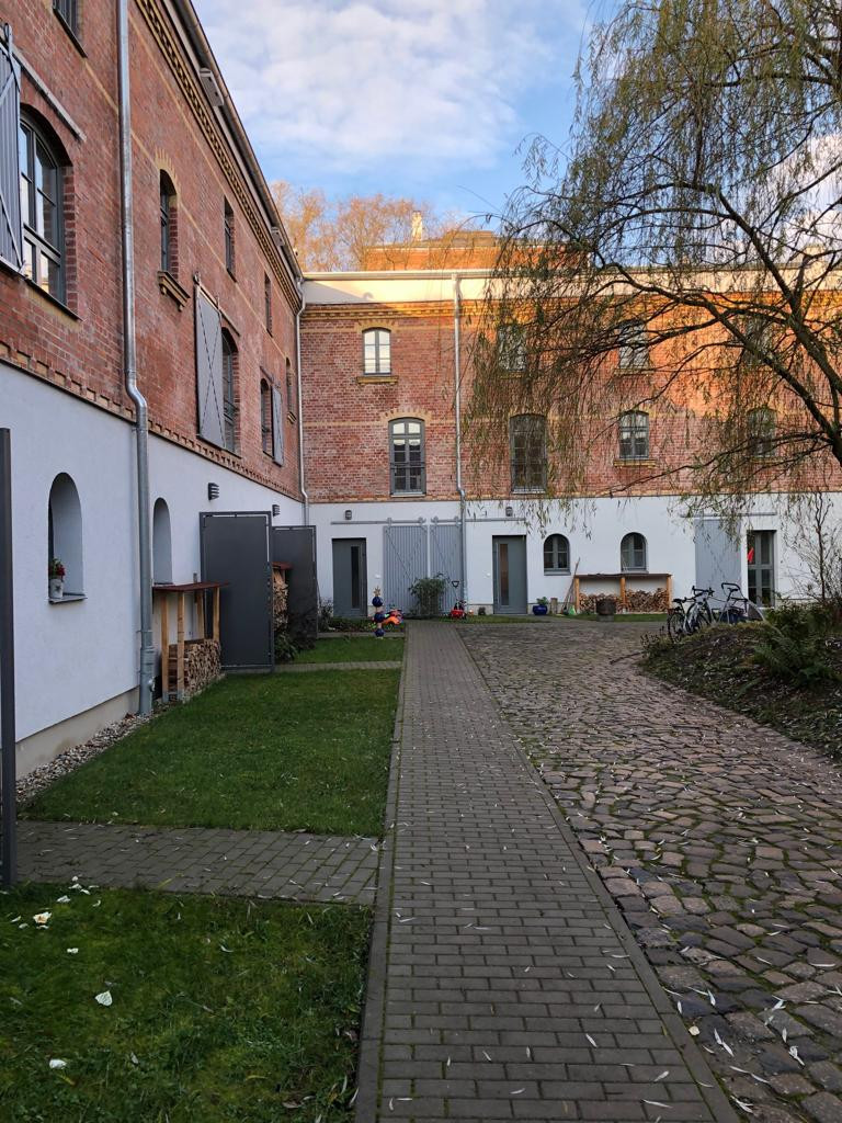 Modernes Reihenhaus im kernsanierten Hofensemble mit Wärmepumpe und langfristigem Mietverhältnis – 4249 Leipzig(Großzschocher) – Vorschaubild 2