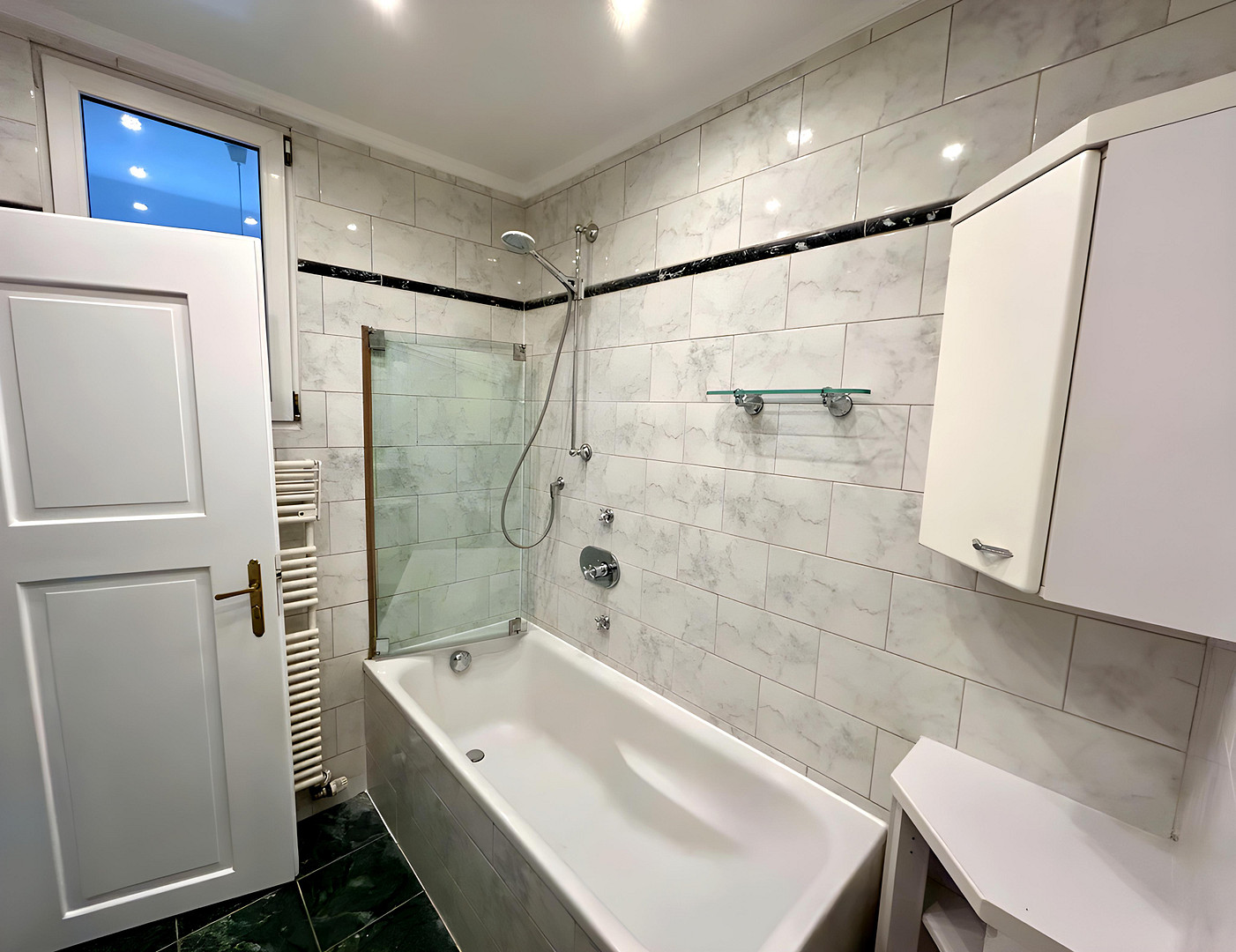 Elegante helle 3,5-zimmer-Altbauwohnung mit Balkon in toller Lage! – Valleystraße 19, 81371 München(Sendling) – Vorschaubild 12