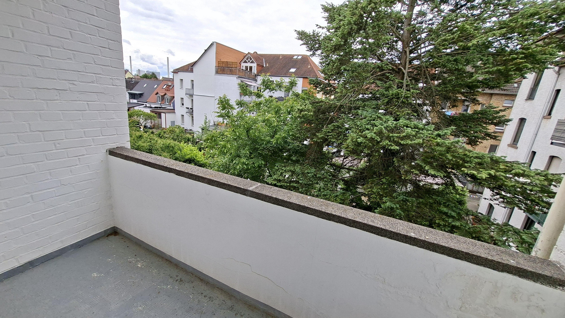 2,5-ZKB: Zweitbezug nach Modernisierung in Neckarau mit EBK & Loggia – Holunderstr. 13, 68199 Mannheim(Neckarau) – Vorschaubild 2