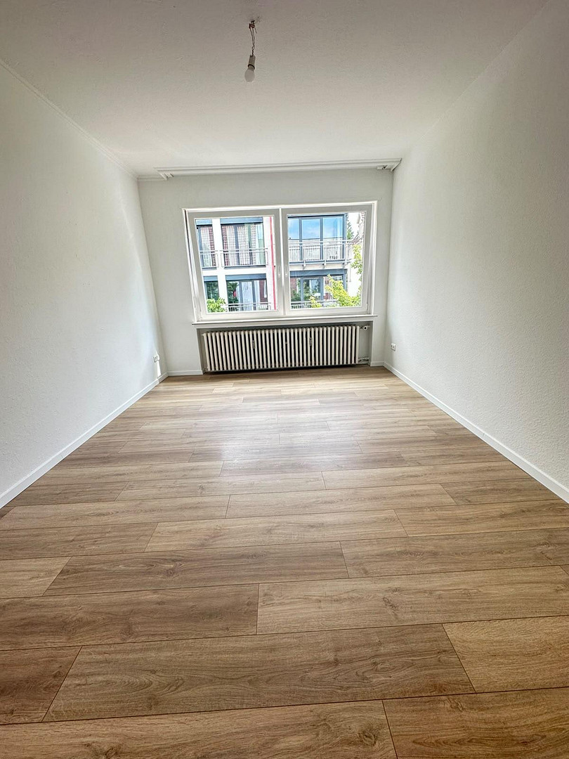Frisch renoviert! Tolle 2-Zimmer-Wohnung mit Einbauküche und Loggia in Citylage – Bünde – Vorschaubild 5