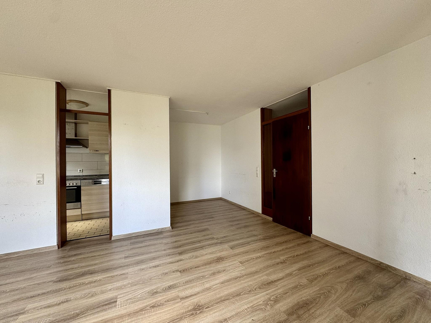 2-Zimmer Wohnung mit Terasse und TG-Stellplatz – Johannes-Eisenlohr-Straße 126, 72760 Reutlingen – Vorschaubild 3