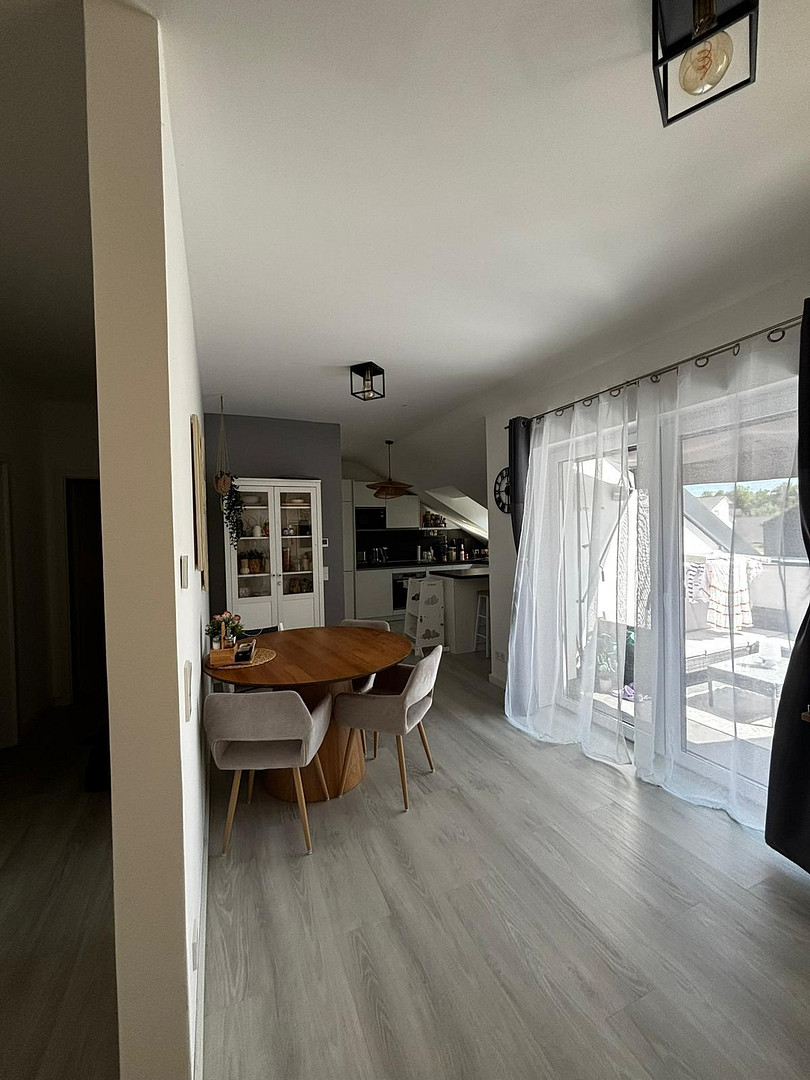 Moderne 3-Zimmer-Dachgeschosswohnung (A+) mit Loggia, Einbauküche, Stellplatz und großem Dachboden – Güldensteinstraße 50, 74081 Heilbronn(Sontheim) – Vorschaubild 3