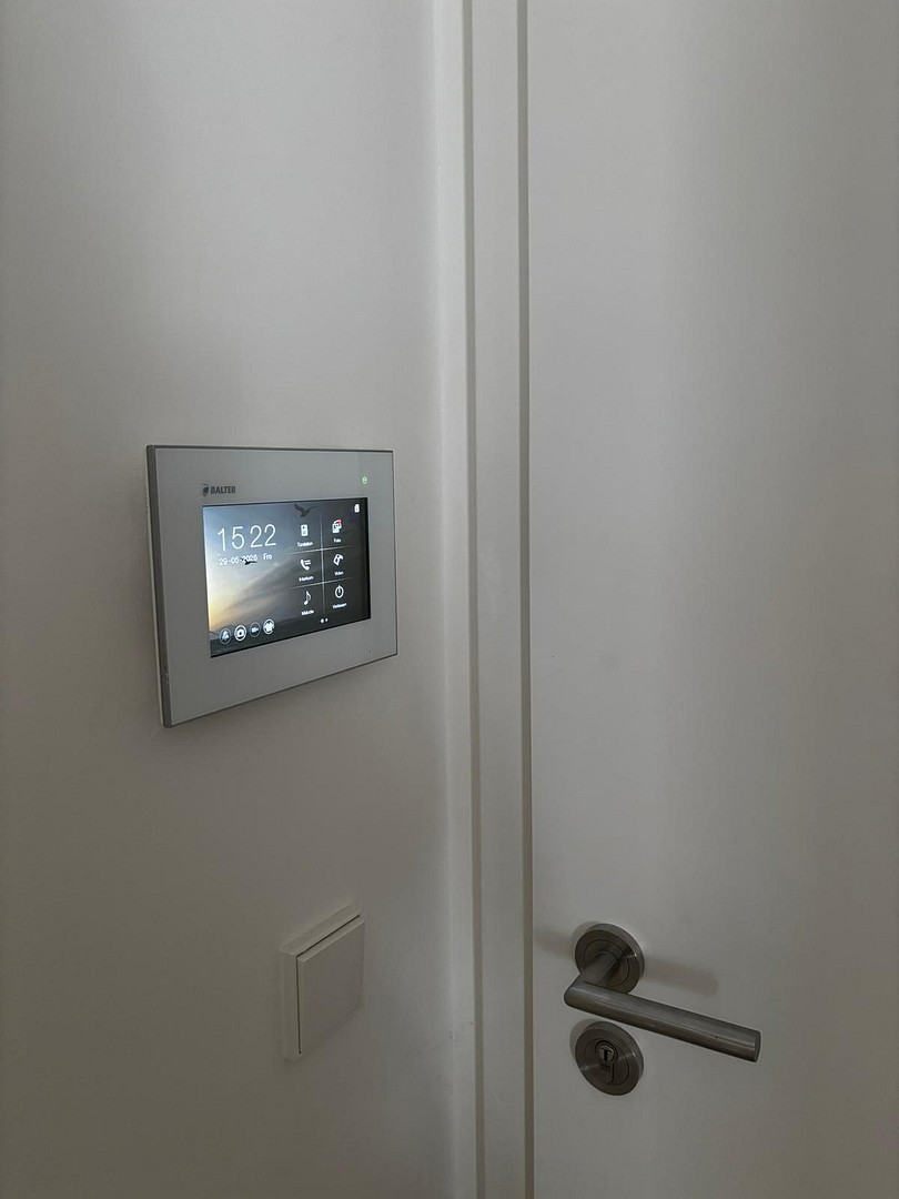 Moderne 3-Zimmer-Dachgeschosswohnung (A+) mit Loggia, Einbauküche, Stellplatz und großem Dachboden – Güldensteinstraße 50, 74081 Heilbronn(Sontheim) – Vorschaubild 4