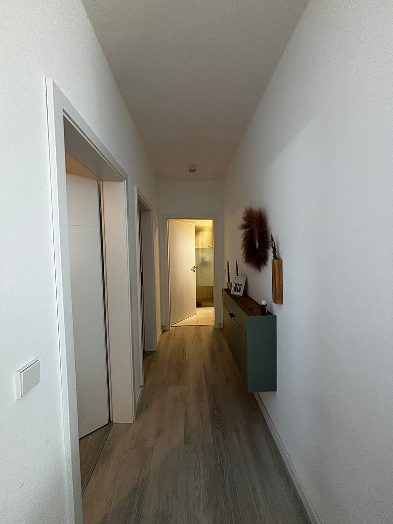 Moderne 3-Zimmer-Dachgeschosswohnung (A+) mit Loggia, Einbauküche, Stellplatz und großem Dachboden – Güldensteinstraße 50, 74081 Heilbronn(Sontheim) – Vorschaubild 5
