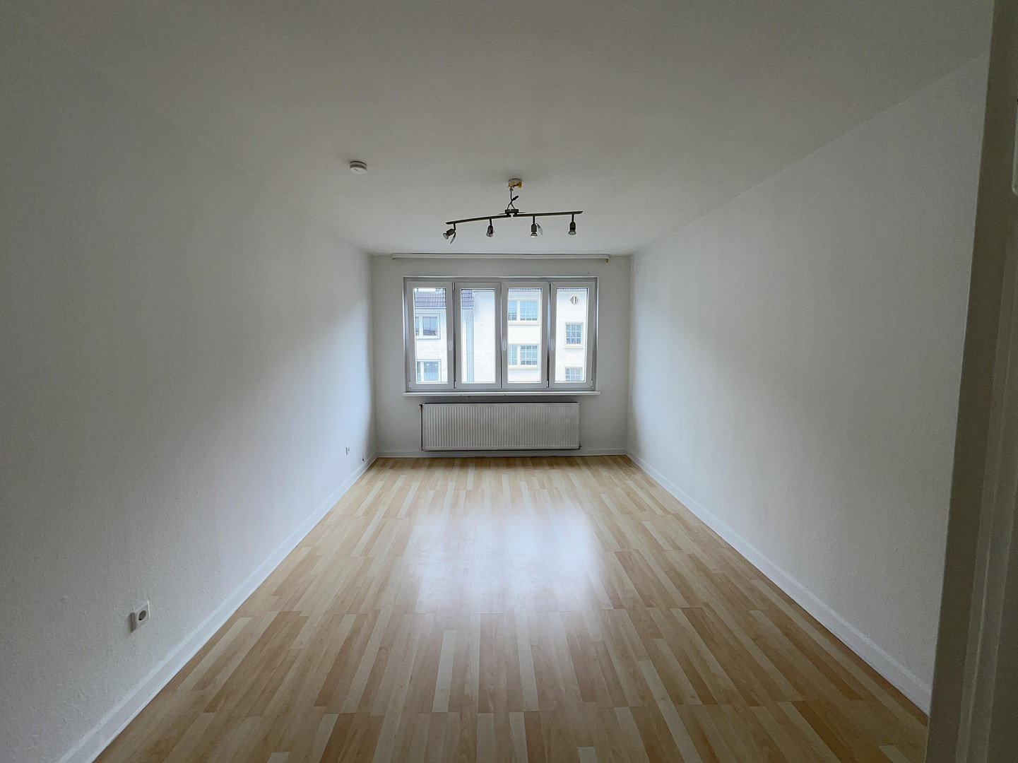 Attraktive 3-Zimmer-Wohnung mit Balkon in guter Lage von Wuppertal Barmen – Wuppertal(Heckinghausen) – Vorschaubild 2