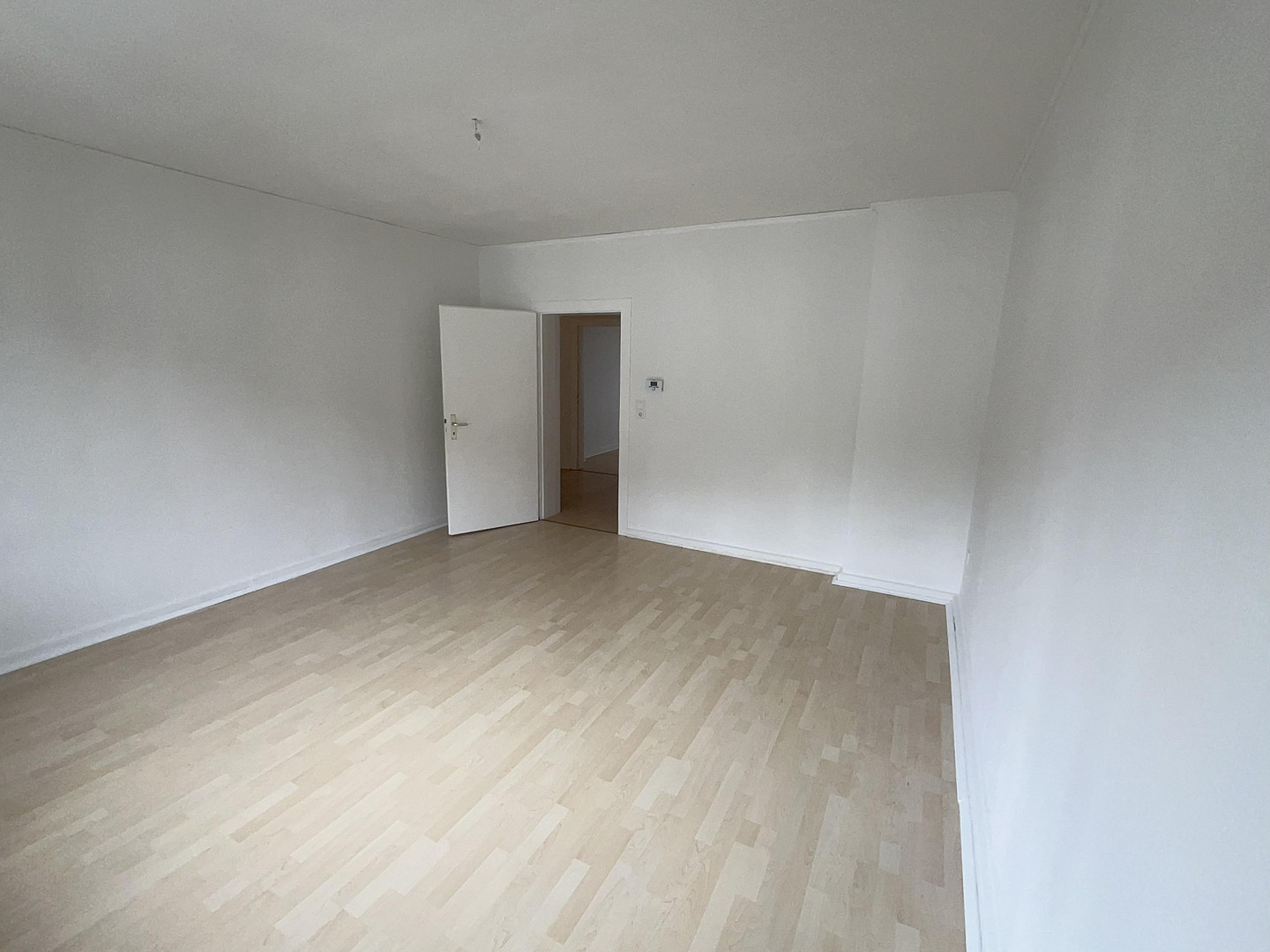 Attraktive 3-Zimmer-Wohnung mit Balkon in guter Lage von Wuppertal Barmen – Wuppertal(Heckinghausen) – Vorschaubild 3