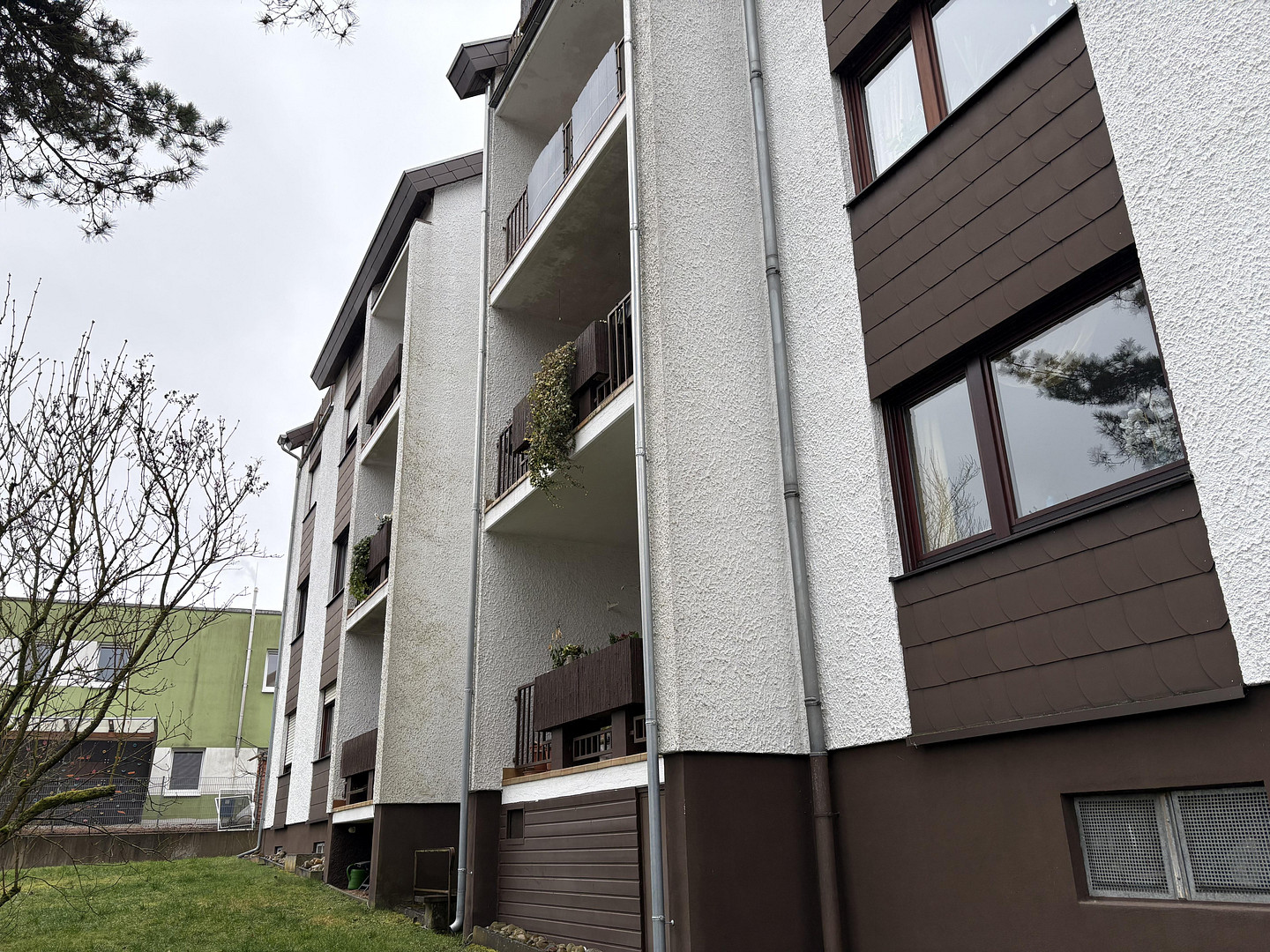 3 Zimmer-Küche-Bad, 2 Balkone, Stellplatz, Keller – Jenneweg 129, 66113 Saarbrücken(Malstatt) – Vorschaubild 2