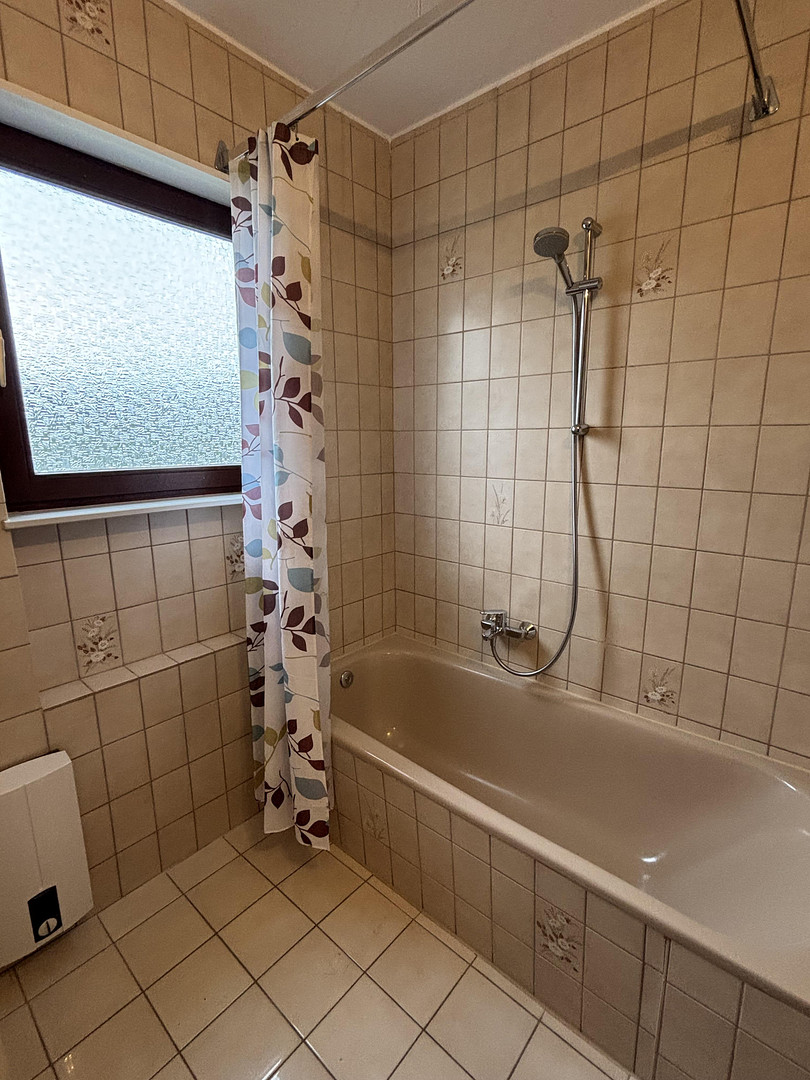 3 Zimmer-Küche-Bad, 2 Balkone, Stellplatz, Keller – Jenneweg 129, 66113 Saarbrücken(Malstatt) – Vorschaubild 10