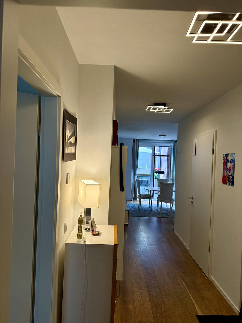 Geschmackvolle Wohnung mit vier Zimmern, Balkon und  Privatterrasse in HafenCity, Hamburg – 20457 Hamburg(Hafencity) – Vorschaubild 3