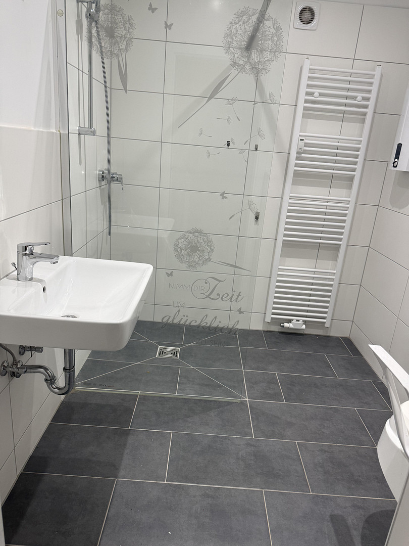 3,5 Zi., 98qm im EG, modernes Bad ,mit Terrasse – Oberhausen(Sterkrade) – Vorschaubild 2