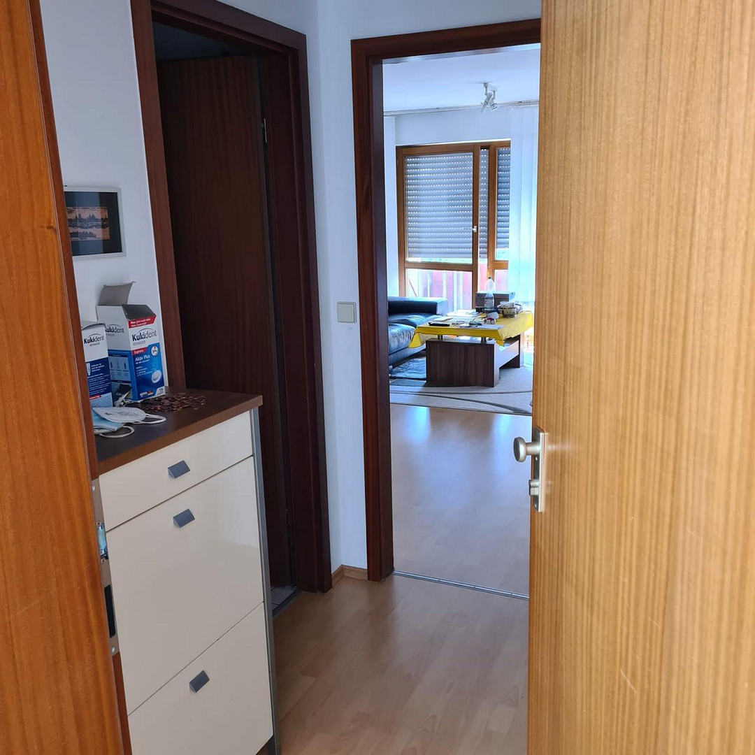 Moderne 2-Zi-Whg mit Balkon,Keller, Garten – Ulrichstraße 34, 72764 Reutlingen – Vorschaubild 4