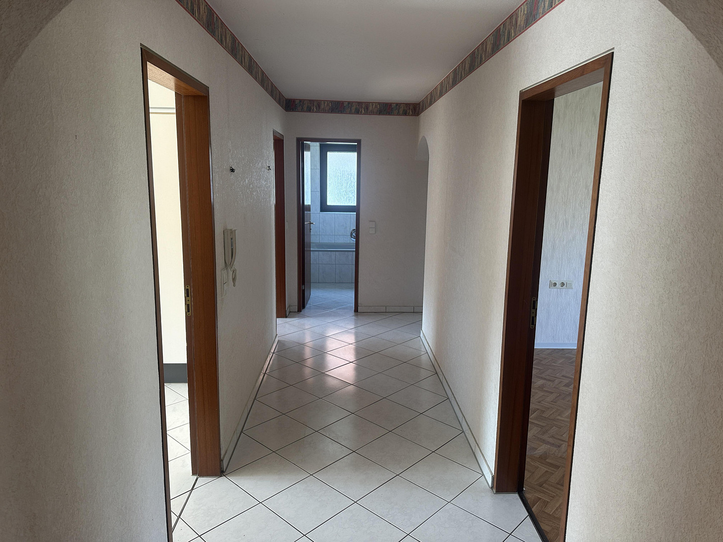 Zweifamilienhaus mit Garten in Remseck-Hochdorf – Remseck am Neckar(Hochdorf) – Vorschaubild 9