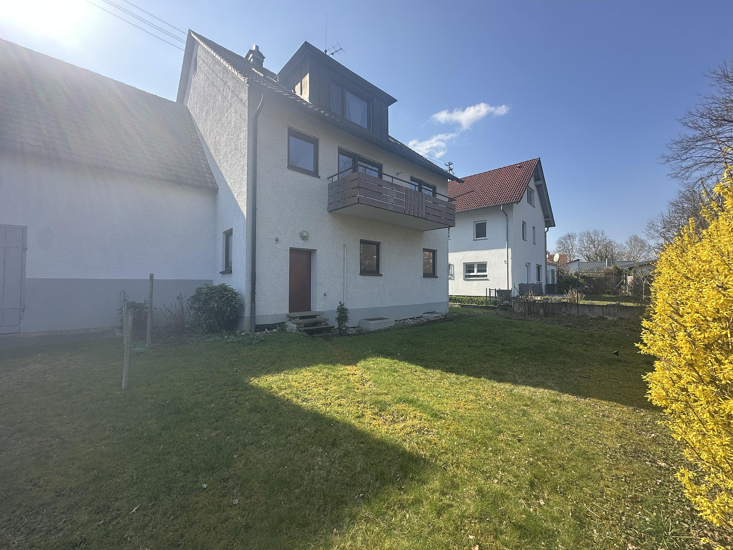 Zweifamilienhaus mit Garten in Remseck-Hochdorf – Remseck am Neckar(Hochdorf) – Vorschaubild 2