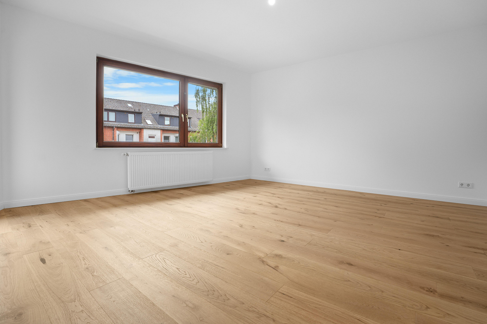 Schwachhausen: Erstbezug nach Sanierung – 3 Zimmer & Loggia – Emmastraße 80, 28213 Bremen(Schwachhausen) – Vorschaubild 2