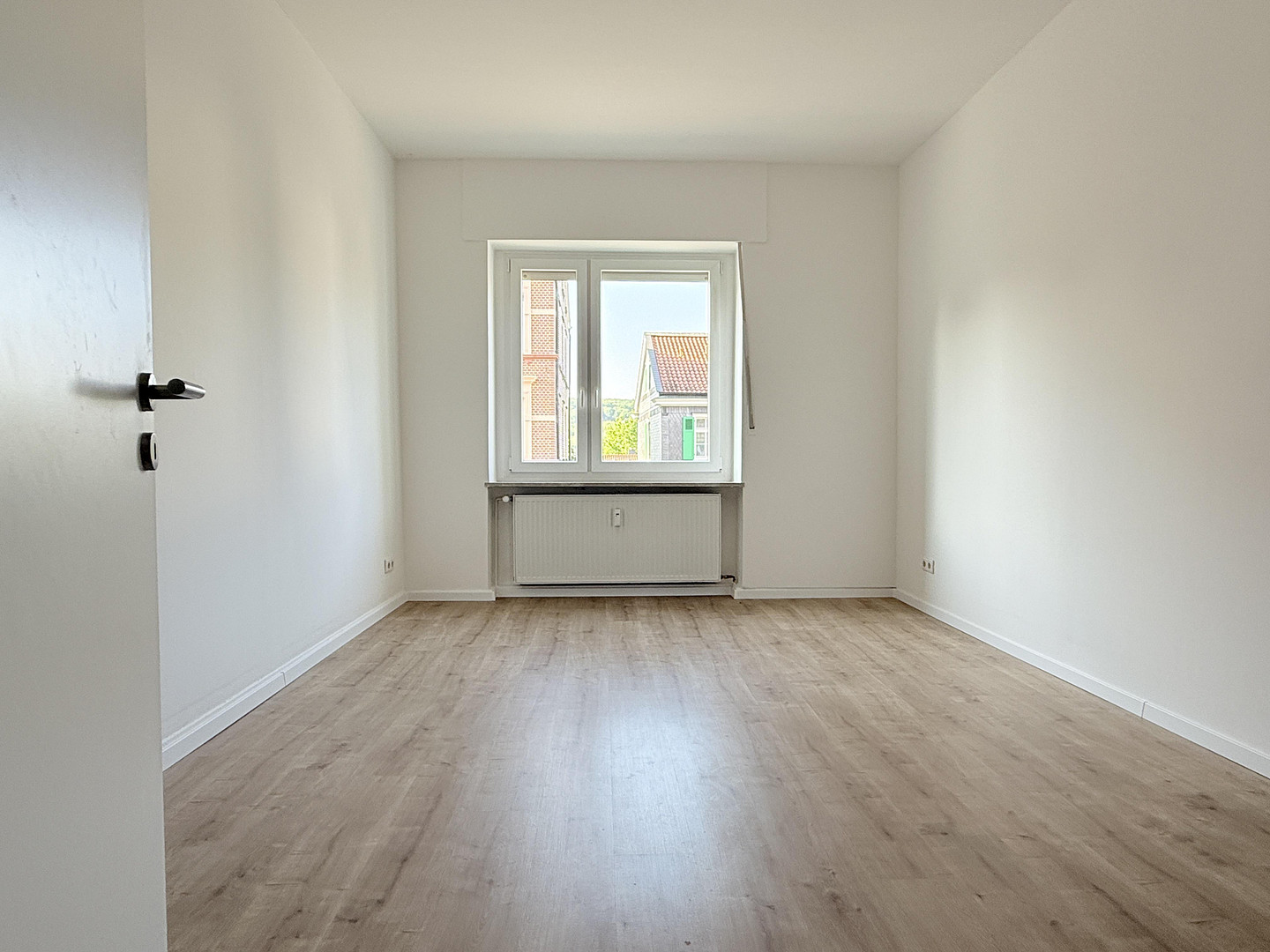 Helle 2-Zi-Wohnung mit großem Balkon