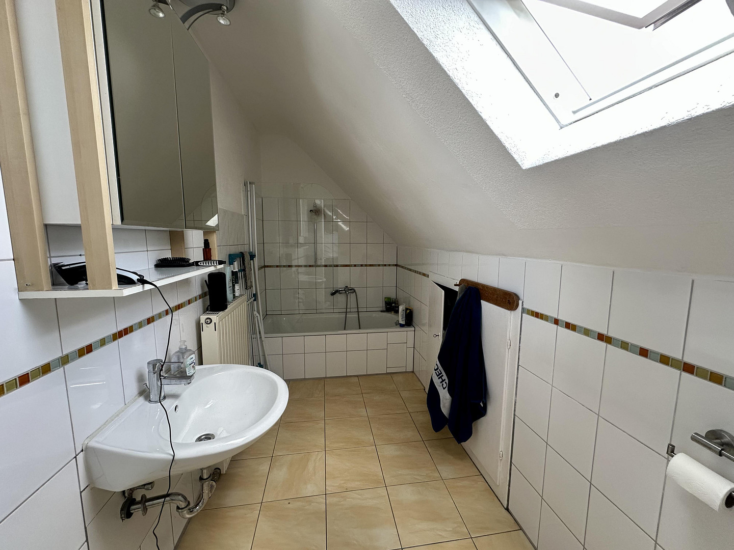 Helles möbliertes WG-Zimmer in Heilbronn-Böckingen – Blumhardtstraße 12/1, 74078 Heilbronn(Böckingen) – Vorschaubild 4
