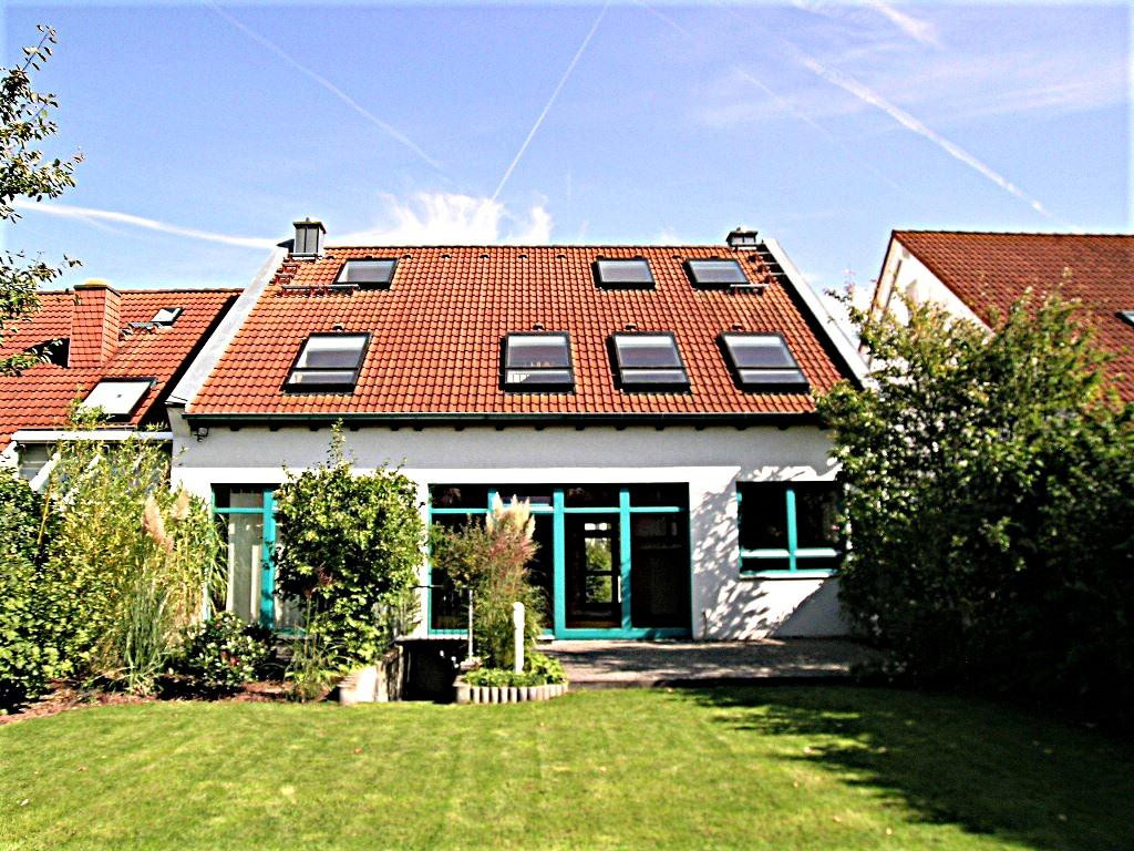 Frankfurt-Süd, in Dietzenbach-Steinberg, sehr schönes Haus mit großem Garten, Garage, EBK und Sauna. – 60598 Frankfurt am Main(Sachsenhausen) – Vorschaubild 2