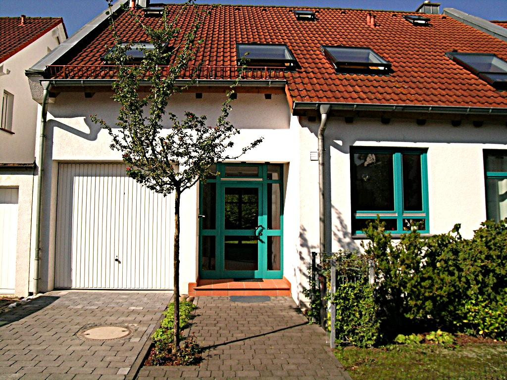 Frankfurt-Süd, in Dietzenbach-Steinberg, sehr schönes Haus mit großem Garten, Garage, EBK und Sauna. – 60598 Frankfurt am Main(Sachsenhausen) – Vorschaubild 3
