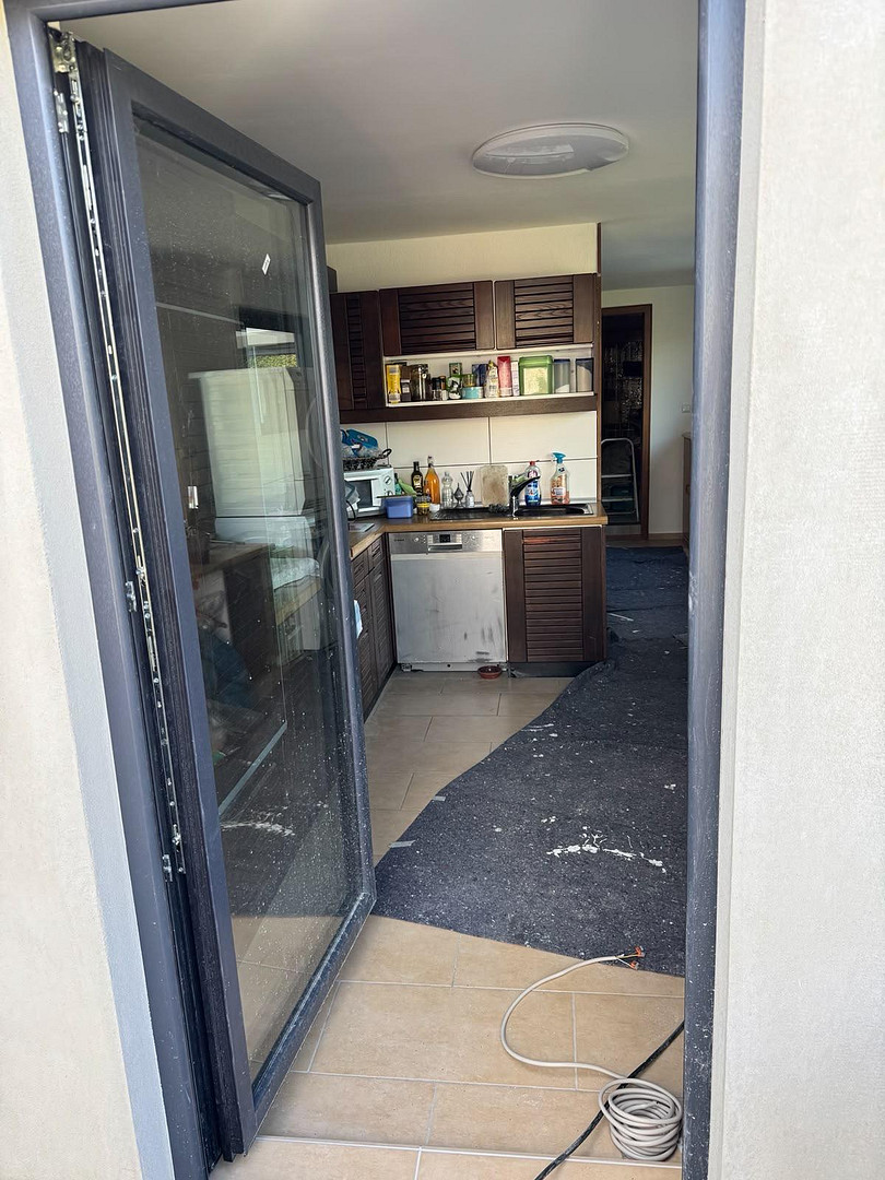 Wohnen mit Haus-in-Haus-Charakter: Großzügige 4-Zimmer-Maisonette mit Balkon im Kölner Westen! – Karl-Kaulen-Str. 4, 50859 Köln(Lövenich) – Vorschaubild 4