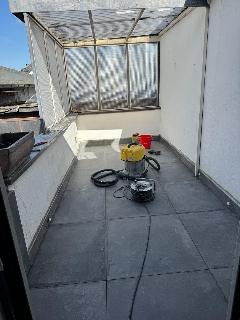 Wohnen mit Haus-in-Haus-Charakter: Großzügige 4-Zimmer-Maisonette mit Balkon im Kölner Westen! – Karl-Kaulen-Str. 4, 50859 Köln(Lövenich) – Vorschaubild 5