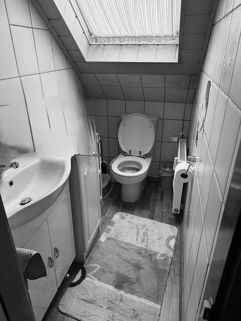 Wohnen mit Haus-in-Haus-Charakter: Großzügige 4-Zimmer-Maisonette mit Balkon im Kölner Westen! – Karl-Kaulen-Str. 4, 50859 Köln(Lövenich) – Vorschaubild 11