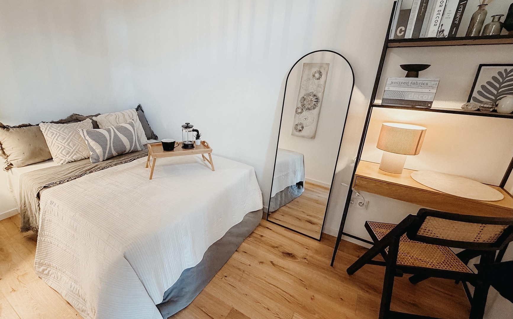Im Herzen Schwabings: Charmante 2-Zimmer-Wohnung mit Balkon – München(Schwabing) – Vorschaubild 4