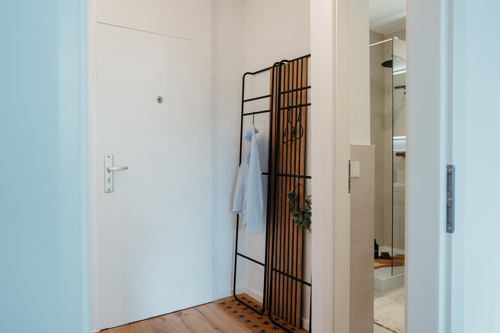 Im Herzen Schwabings: Charmante 2-Zimmer-Wohnung mit Balkon – München(Schwabing) – Vorschaubild 10