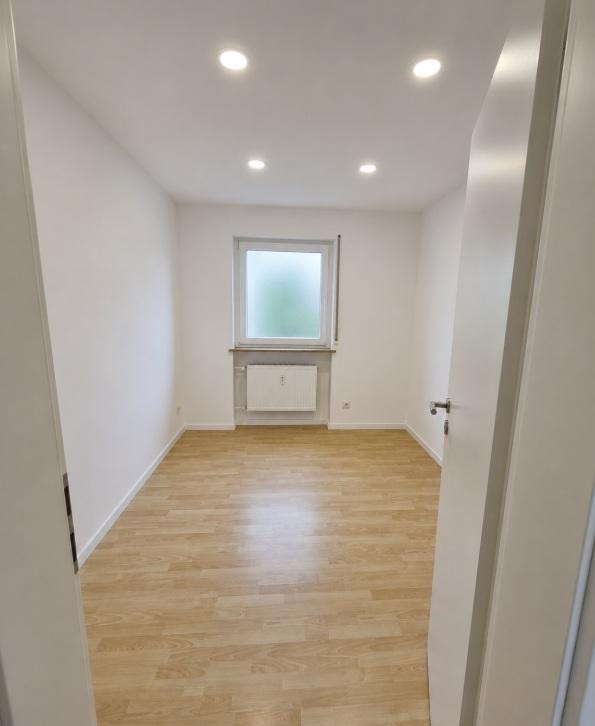 3 Zimmer Wohnung 84,0qm neu renoviert im 2. OG, ab 15.08. frei – Muggenhofer Str., 90429 Nürnberg(Eberhardshof) – Vorschaubild 2