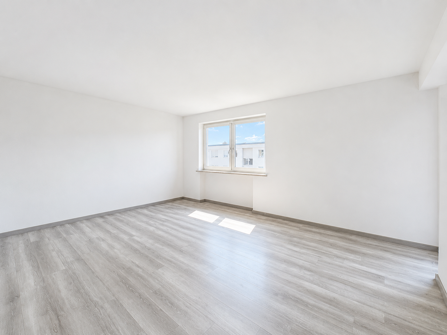 Renovierte 2-Zimmer-Wohnung in Altdorf ab Juli verfügbar – Altdorf – Vorschaubild 2