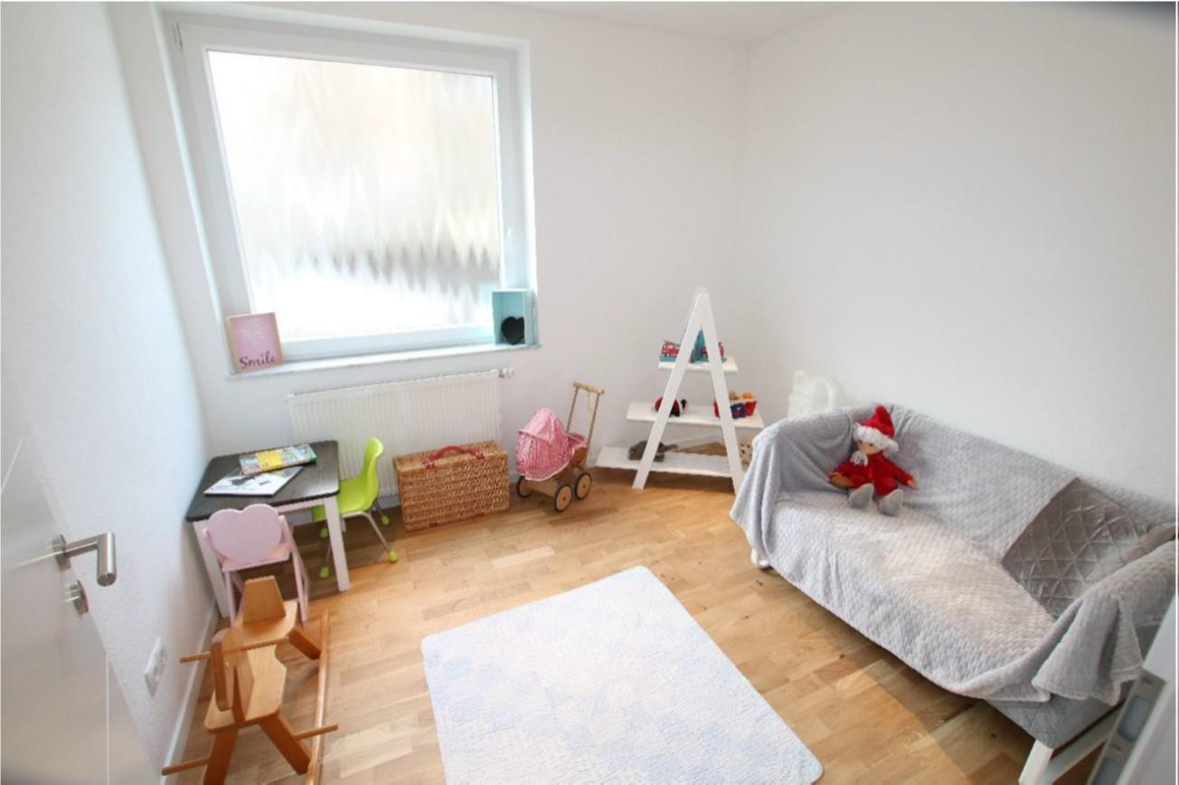 Große Etagenwohnung mit Garage und großer Dachterasse zentral in Koblenz Lützel – Straßburger Straße 3a, 56070 Koblenz – Vorschaubild 5