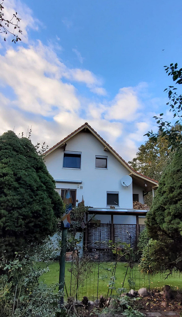 Freistehendes Einfamilienhaus mit Photovoltaikanlage auf sonnigem Grundstück in Berlin-Wittenau – Berlin(Wittenau) – Vorschaubild 2