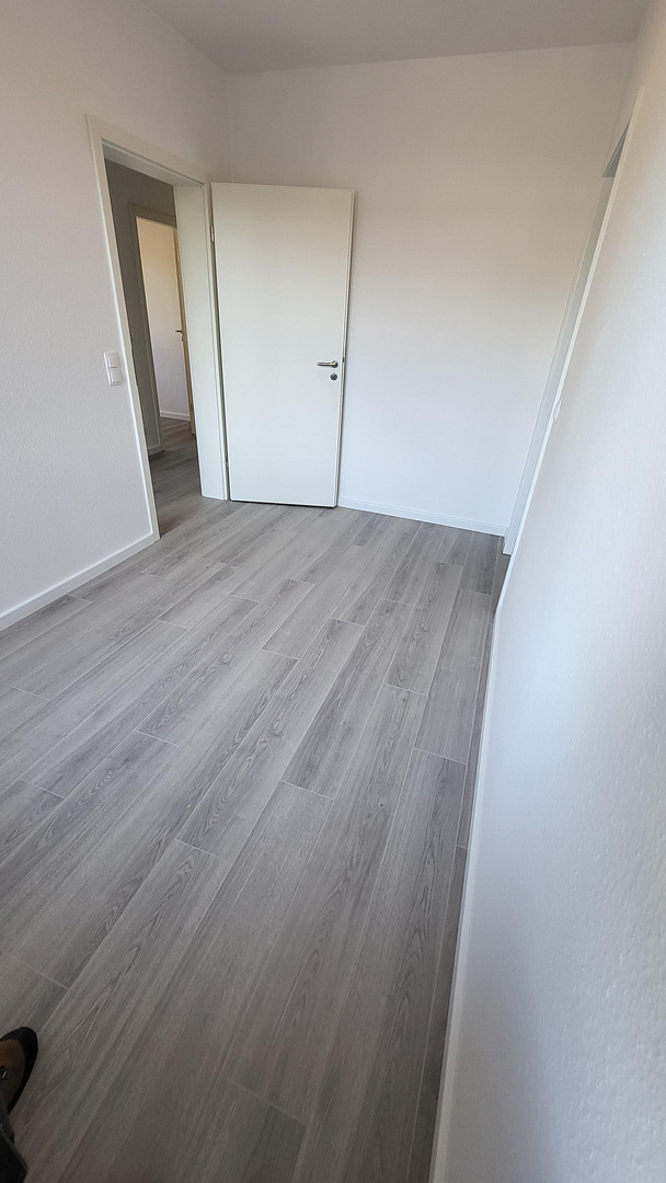 Erdgeschoß-frisch renoviert-separater Eingang-Balkon-Tiefgarage-von Privat – Elmshorner Straße 15, 25421 Pinneberg – Vorschaubild 10