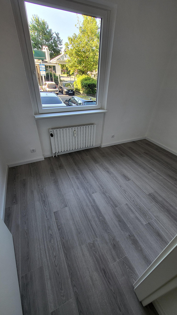 Erdgeschoß-frisch renoviert-separater Eingang-Balkon-Tiefgarage-von Privat – Elmshorner Straße 15, 25421 Pinneberg – Vorschaubild 14
