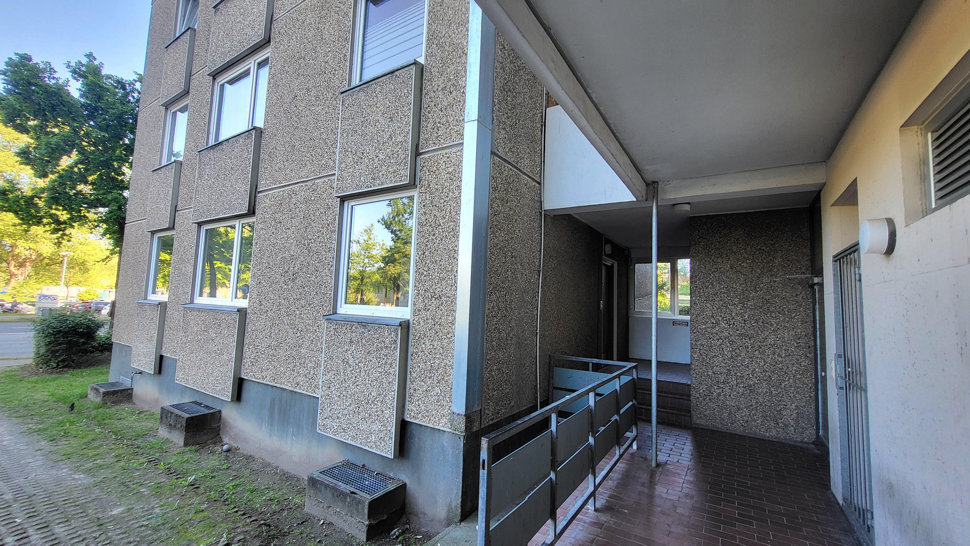 Erdgeschoß-frisch renoviert-separater Eingang-Balkon-Tiefgarage-von Privat – Elmshorner Straße 15, 25421 Pinneberg – Vorschaubild 22