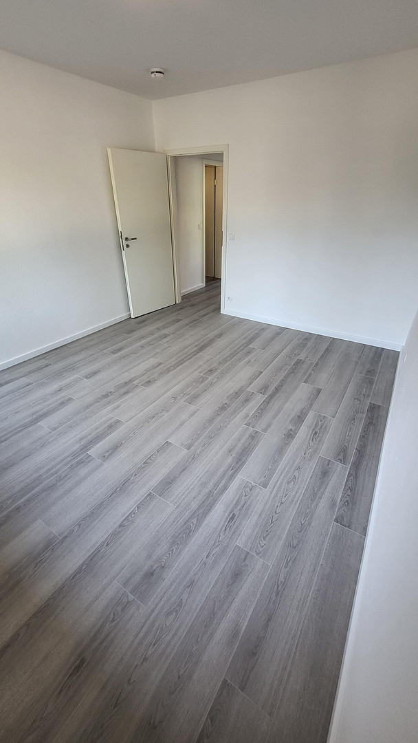 Erdgeschoß-frisch renoviert-separater Eingang-Balkon-Tiefgarage-von Privat – Elmshorner Straße 15, 25421 Pinneberg – Vorschaubild 8