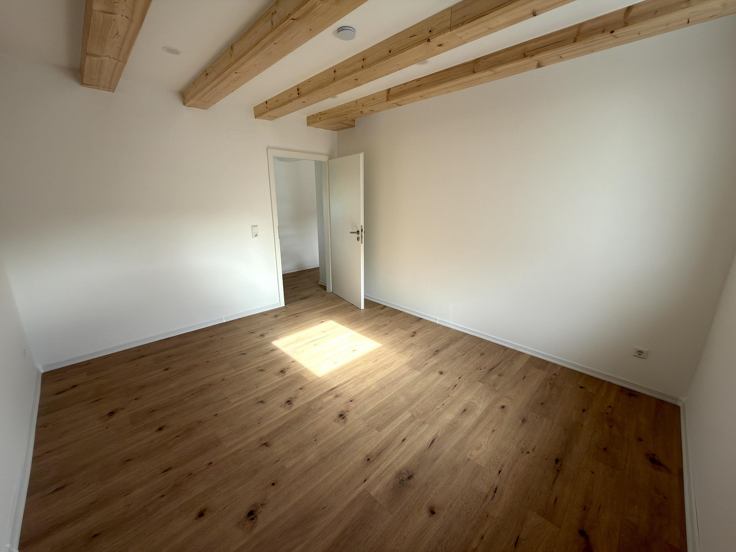 Kernsaniertes ZFH – 2 vermietbare Whg., Energieklasse A, 1.450 € Sollmiete – Igensdorf(Oberlindelbach) – Vorschaubild 4
