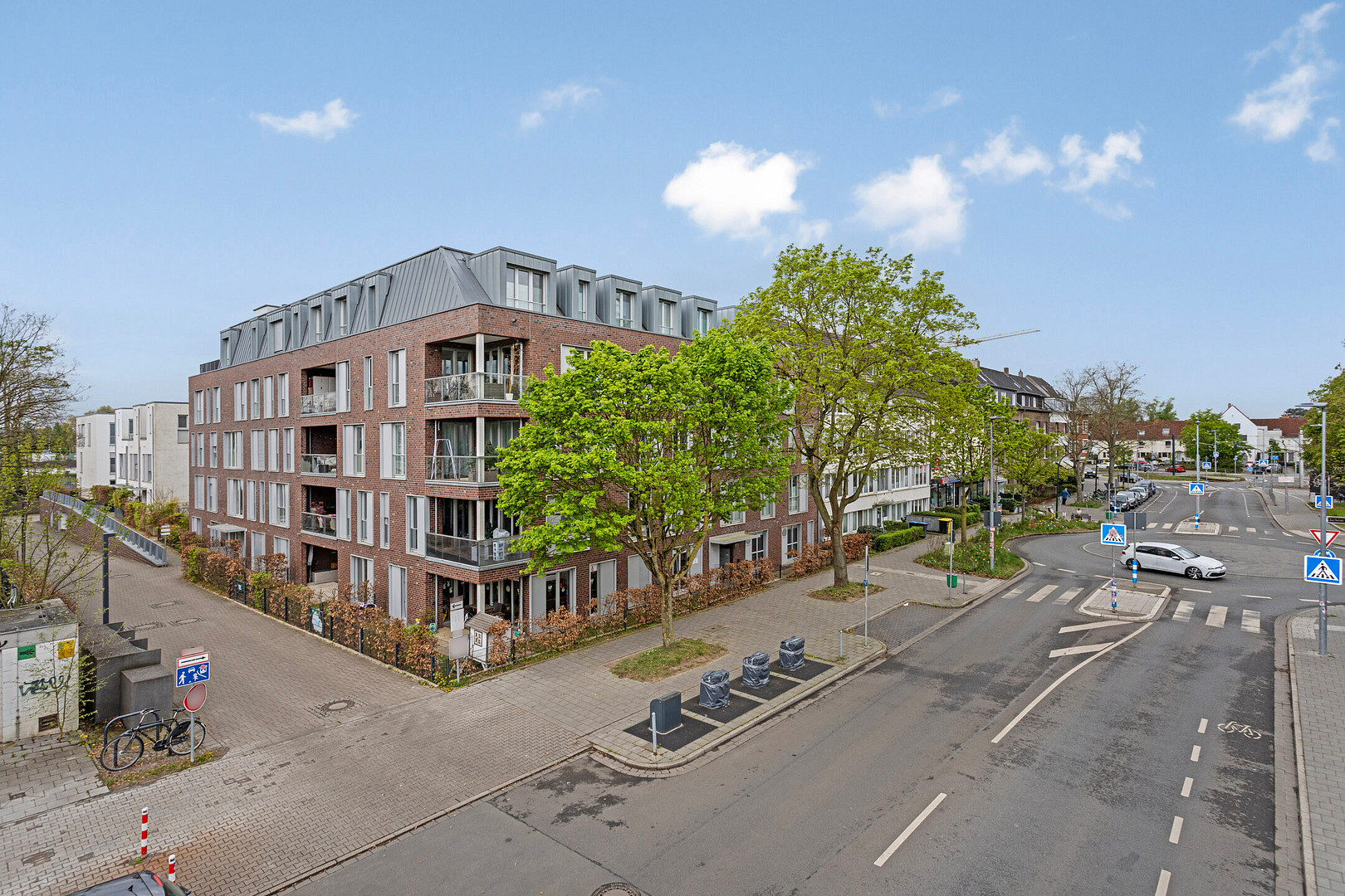 Drei-Zimmer-Gartenwohnung mit Einbauküche in hochwertiger Wohnanlage / Erstbezug nach Sanierung – Ulenbergstraße 1, 40223 Düsseldorf(Bilk) – Vorschaubild 9