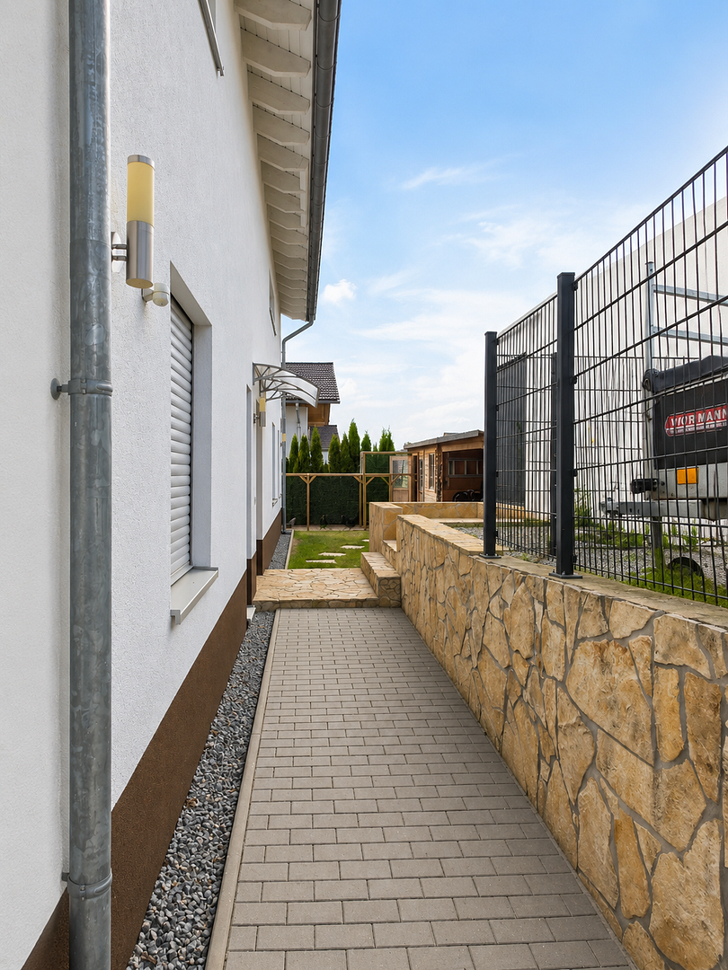 Modernes 217-m²-Familienhaus mit 8 Zimmern, PV-Speicher, Wallbox, Solar & großem Garten – Reisbach(Oberhausen) – Vorschaubild 9