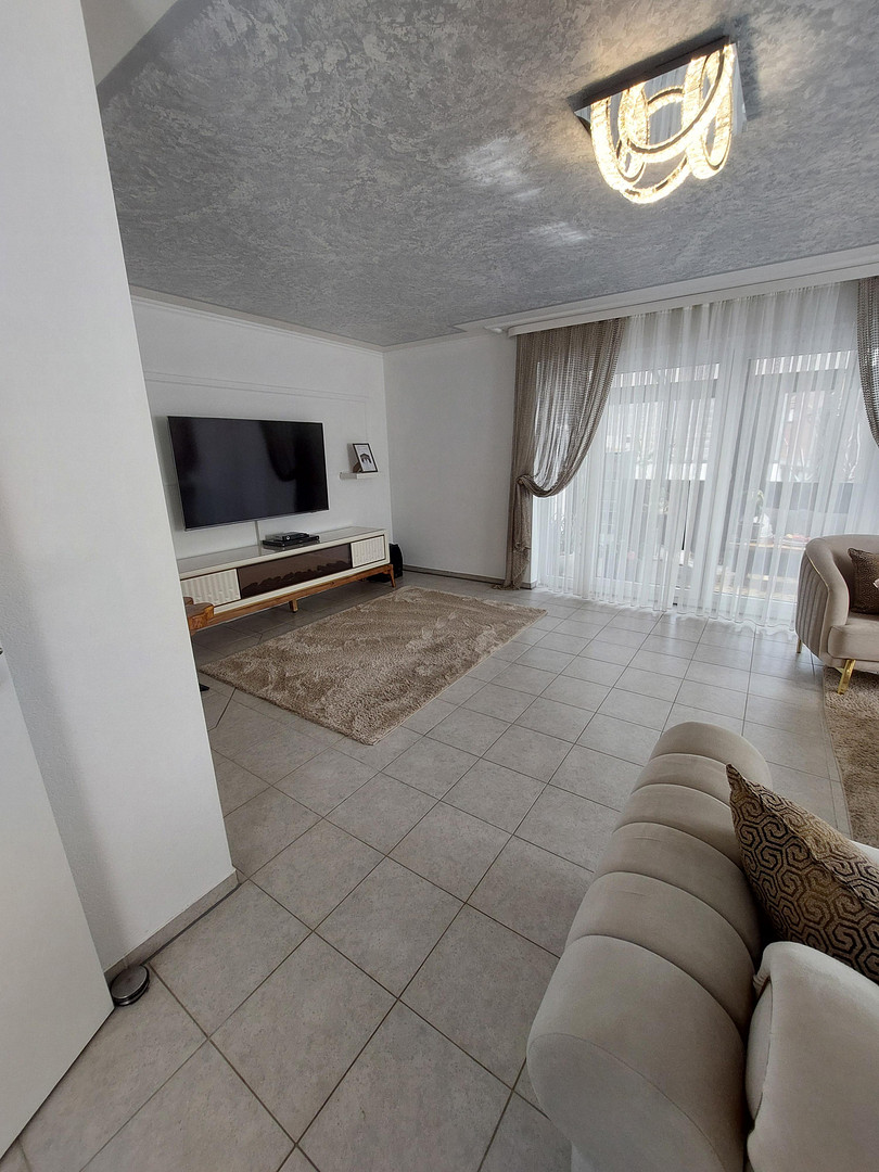 Einfamilienhaus mit Wintergarten ;Terrasse; Garten und Garage.  !!(Preis Verhandelbar) – Offermannsstr 9, 52499 Baesweiler(Setterich) – Vorschaubild 11