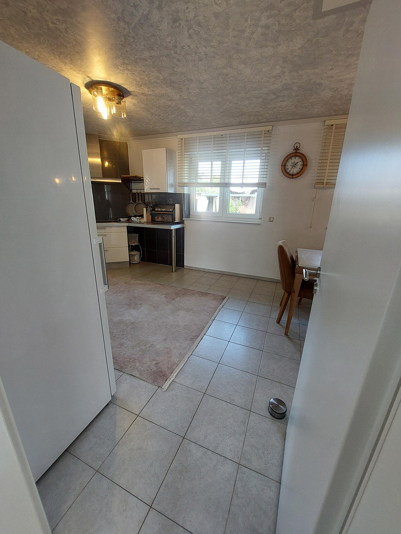 Einfamilienhaus mit Wintergarten ;Terrasse; Garten und Garage.  !!(Preis Verhandelbar) – Offermannsstr 9, 52499 Baesweiler(Setterich) – Vorschaubild 7