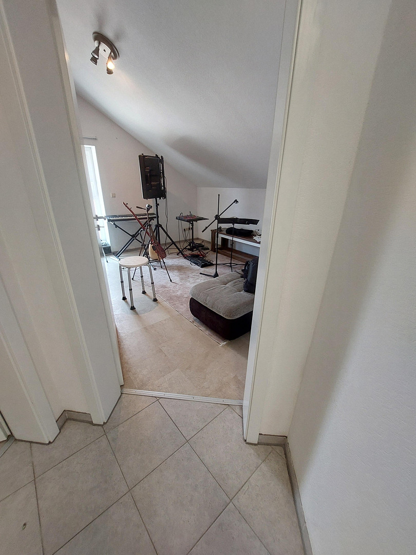 Einfamilienhaus mit Wintergarten ;Terrasse; Garten und Garage.  !!(Preis Verhandelbar) – Offermannsstr 9, 52499 Baesweiler(Setterich) – Vorschaubild 20