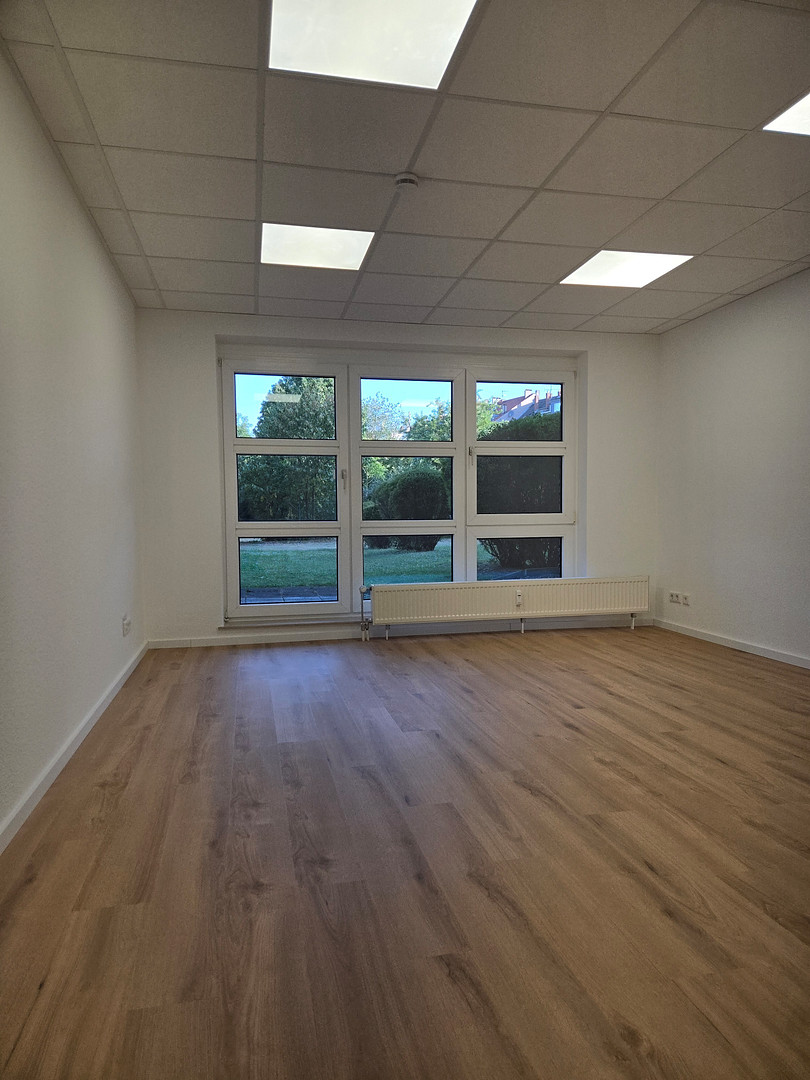 3-Zimmer-Gartenwohnung, Einbauküche, zentrale Innenstadtlage Erstbezug nach Sanierung, WG-geeignet – Höhenstraße 25, 40227 Düsseldorf(Oberbilk) – Vorschaubild 2