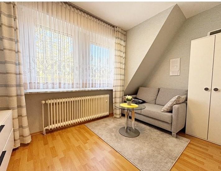 Solides Mehrfamilienhaus in netter Allee mit Gärten und Garagen zum Verkauf – Oberhausen Osterfeld(Osterfeld) – Vorschaubild 6